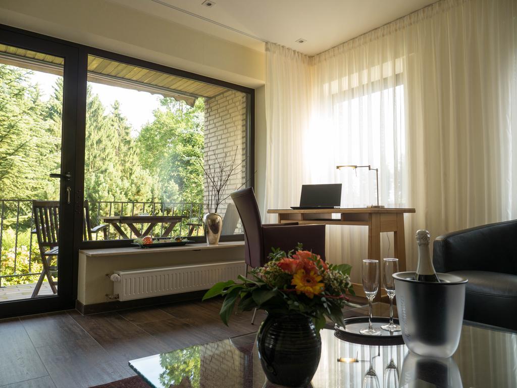 Hotel Landhaus Berghof Wenden  Экстерьер фото
