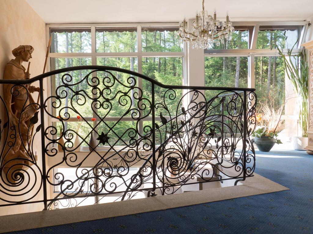 Hotel Landhaus Berghof Wenden  Экстерьер фото