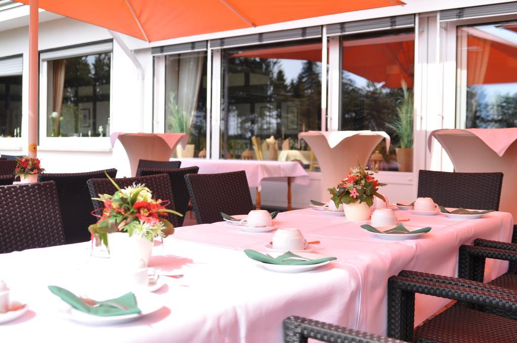 Hotel Landhaus Berghof Wenden  Экстерьер фото